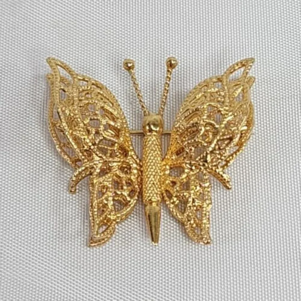 Monet Signed Gold Tone Double Winged Butterfly Filigree Brooch Pin Vintage Fancy